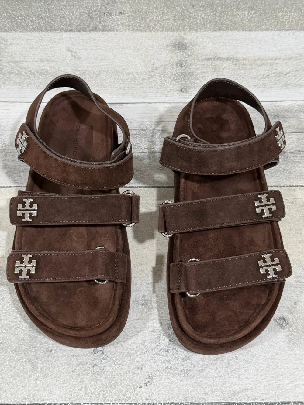 TORY BURCH KIRA SPORT TRIPLE-STRAP SANDAL IN DARK COCOA / SILVER - SZ - 6.5